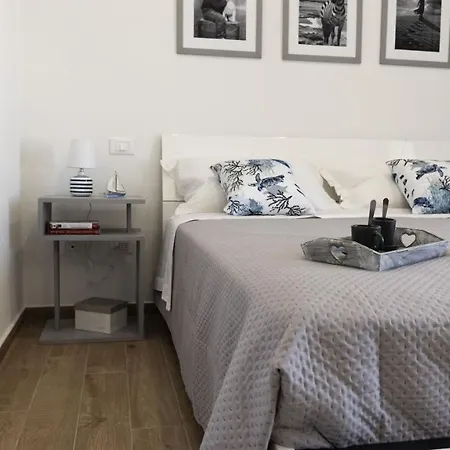 La Casa Di Marty Per 3 דירה מגדל אגם פוצ'יני